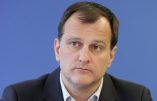 Louis Aliot (RN) suspendu aux lèvres du grand rabbin de Perpignan