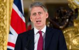 Le virus Ebola menace la Grande-Bretagne, selon le ministre Philip Hammond