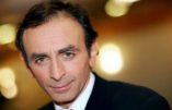 Eric Zemmour mange la galette des rois à la librairie Filigranes à Bruxelles, ultime pied de nez à la police de la pensée