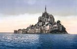 Le Mont Saint-Michel pris dans la « marée du siècle »