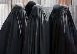 Le Cameroun interdit le  port de la burqa et du niqab dans l’extrême nord du pays