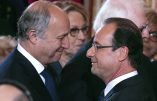 France's newly-elected President Francois Hollande (R) speaks with former Prime Minister Laurent Fabius during the handover ceremony at the Elysee Palace in Paris on May 15, 2012.  AFP PHOTO POOL CHARLES PLATIAU