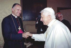 Mgr_Fellay_benoit_xvi