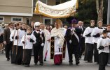 Des satanistes ont célébré une messe noire le 15 août en Oklahoma. Le même jour, 2.000 catholiques participaient à une messe de réparation.