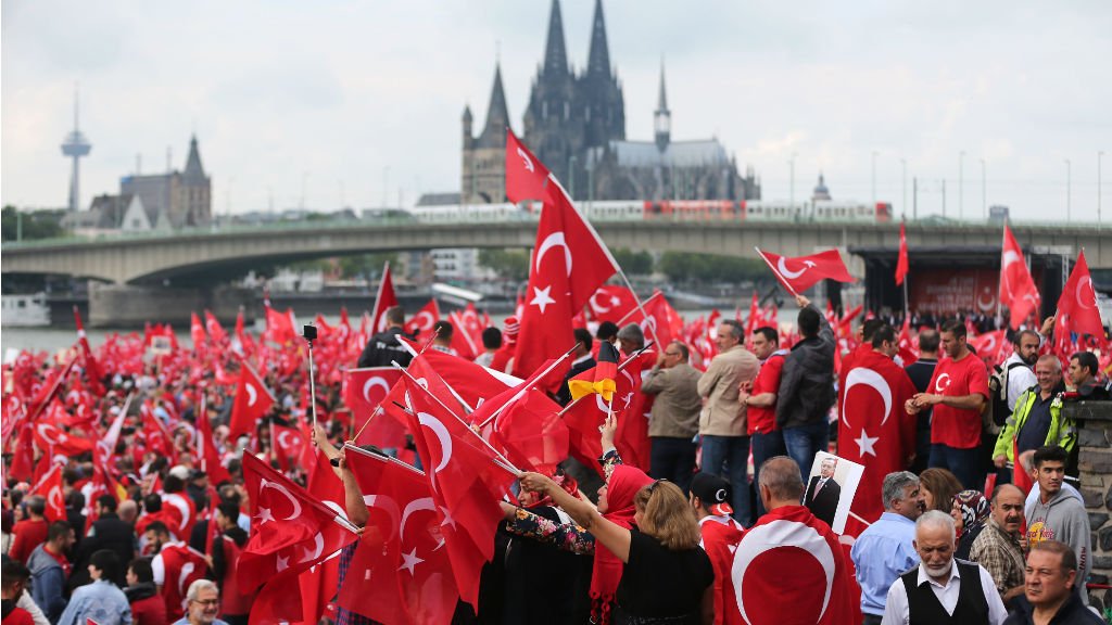 cologne-manif-pro-erdogan