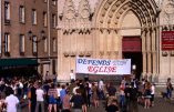 Devant la cathédrale Saint Jean à Lyon