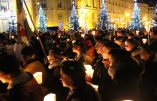 « Marie se tient comme le rempart du catholique » (vidéo de la procession aux flambeaux pour la Fête de l’Immaculée Conception)