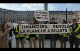 Chorale de gilets jaunes devant la banque JP Morgan