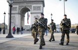 French soldiers patrol in front of the Arc de Triomphe on the Champs Elysees avenue in Paris, France, as part of France's national security alert system "Sentinelle" after Paris deadly attacks November 27, 2015.  REUTERS/Charles Platiau *** Local Caption *** Les attentats