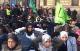 Les mamans voilées de Mantes-la-Jolie manifestent pour défendre leurs enfants, fausses victimes, vrais voyous