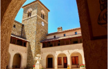 L’abbaye de Rosans vue de la cour intérieure ©Abbaye de Rosans